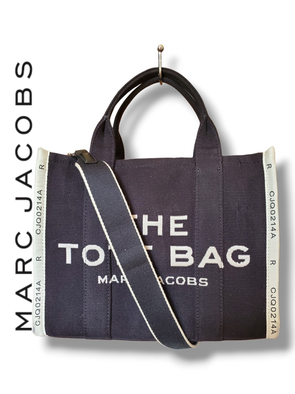 Marc Jacobs Unisex The Jacquard Medium Tote Bag Black & Cream - Picture 3 of 17
